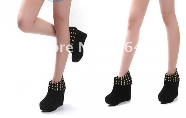 Ankle Boot Plataforma com spikes